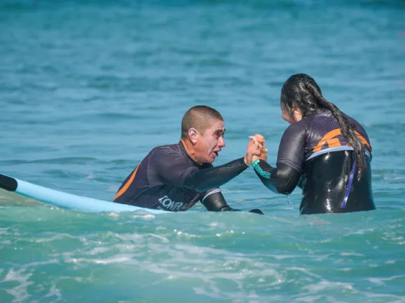 corsi per istruttori di surf a tenerife-beach-americas
