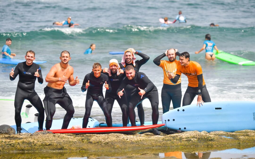 So sieht ein Surfkurs in Playa de las Américas aus: Der Oktober-Kurs in Bildern